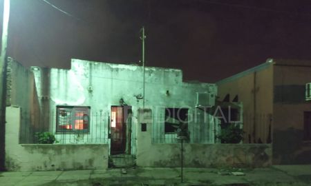 Una vivienda en barrio San José volvió a incendiarse luego de que apagaran el fuego. Una vivienda en barrio San José volvió a incendiarse luego de que apagaran el fuego.