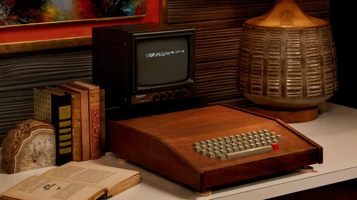 La casa de subastas John Moran Auctioneers dice que el dispositivo, que viene con un monitor de video Panasonic de 1986, solo ha tenido dos propietarios.
