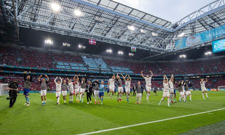 Los daneses están en cuartos de final de la Eurocopa. Los daneses están en cuartos de final de la Eurocopa.