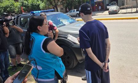Un hincha de San Lorenzo denunció que, montado en una bicicleta, fue embestido por una camioneta que trasladaba al presidente Marcelo Moretti. Un hincha de San Lorenzo denunció que, montado en una bicicleta, fue embestido por una camioneta que trasladaba al presidente Marcelo Moretti.