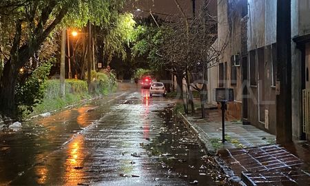 El violento robo ocurrió en Velez Sarfield al 5300. El violento robo ocurrió en Velez Sarfield al 5300.