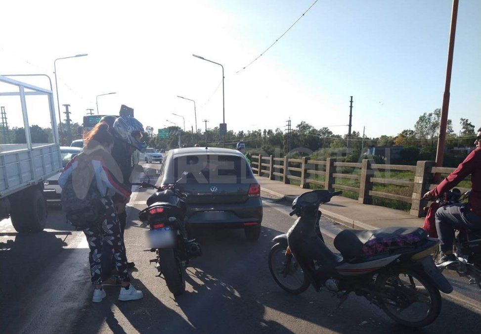 El motociclista fue golpeado en el medio del Puente Carretero Santa Fe - Santo Tomé.&nbsp;