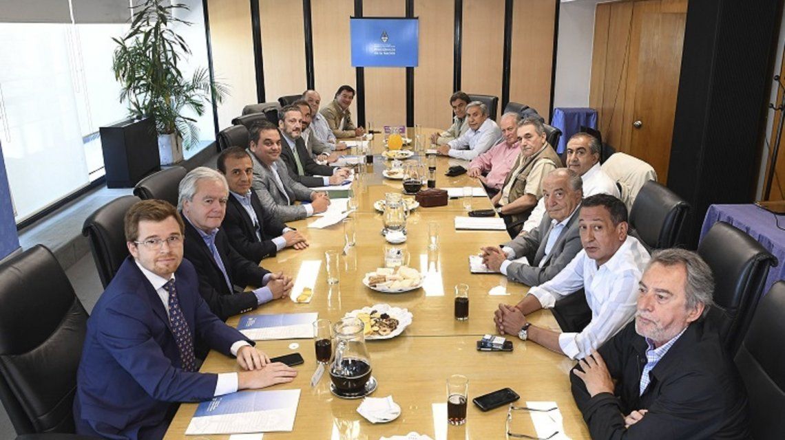 Para evitar el paro, la CGT y el Gobierno negocian Ganancias y pacto antidespidos