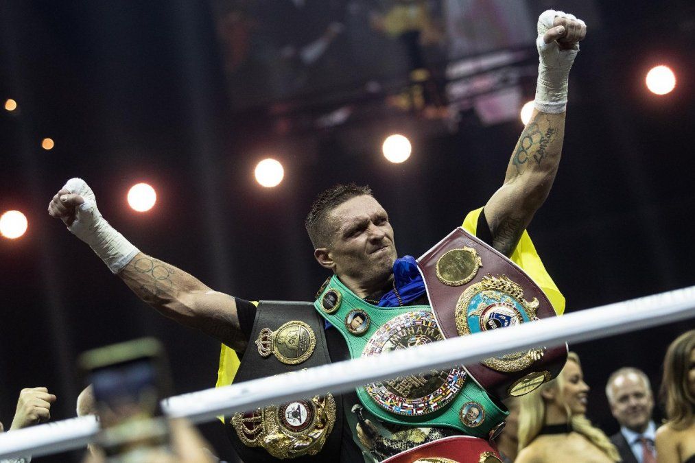 El ucraniano Oleksandr Usyk ya era campeón crucero CMB-OMB y, el 21 de junio de 2018,  unificó los títulos de la categoría al adueñarse de los de la AMB y la FIB tras GPP 12 (unánime) al ruso Murat Gassiev en el estadio Olímpico de Moscú.