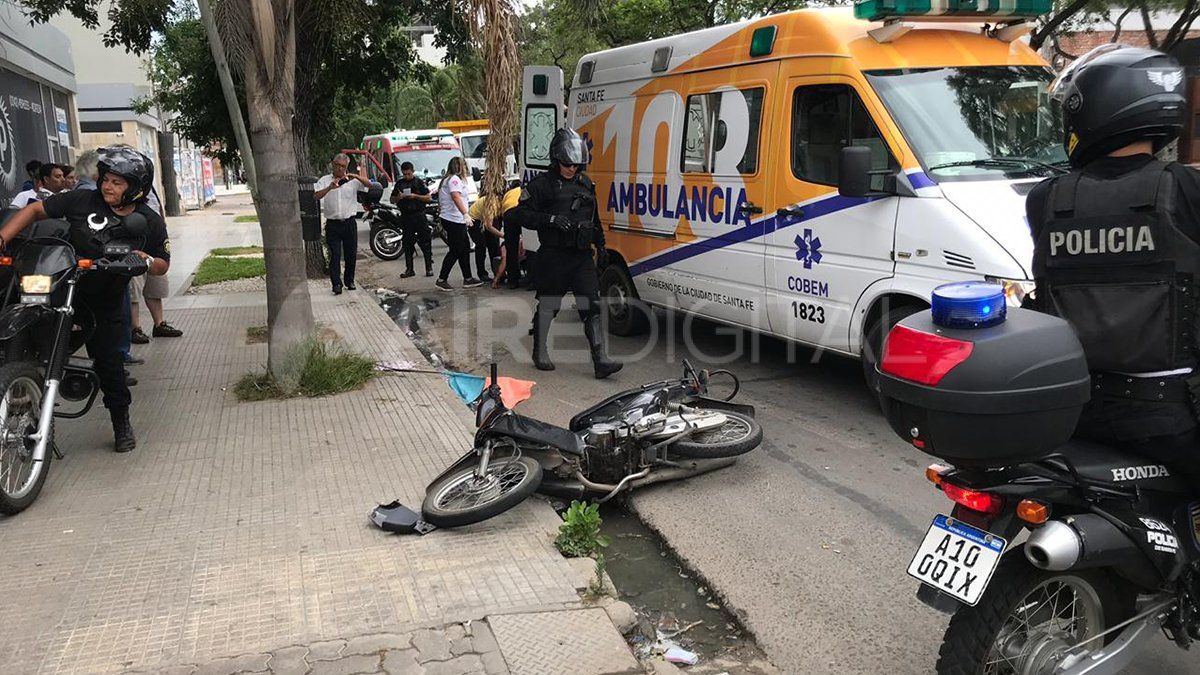 Un motociclista grave tras un accidente en Bulevar y 25 de Mayo