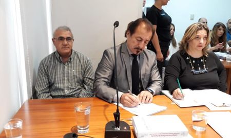En Reconquista empezó el juicio al sacerdote Néstor Monzón, acusado de abusar de un niño y una niña de tres año. En Reconquista empezó el juicio al sacerdote Néstor Monzón, acusado de abusar de un niño y una niña de tres año.