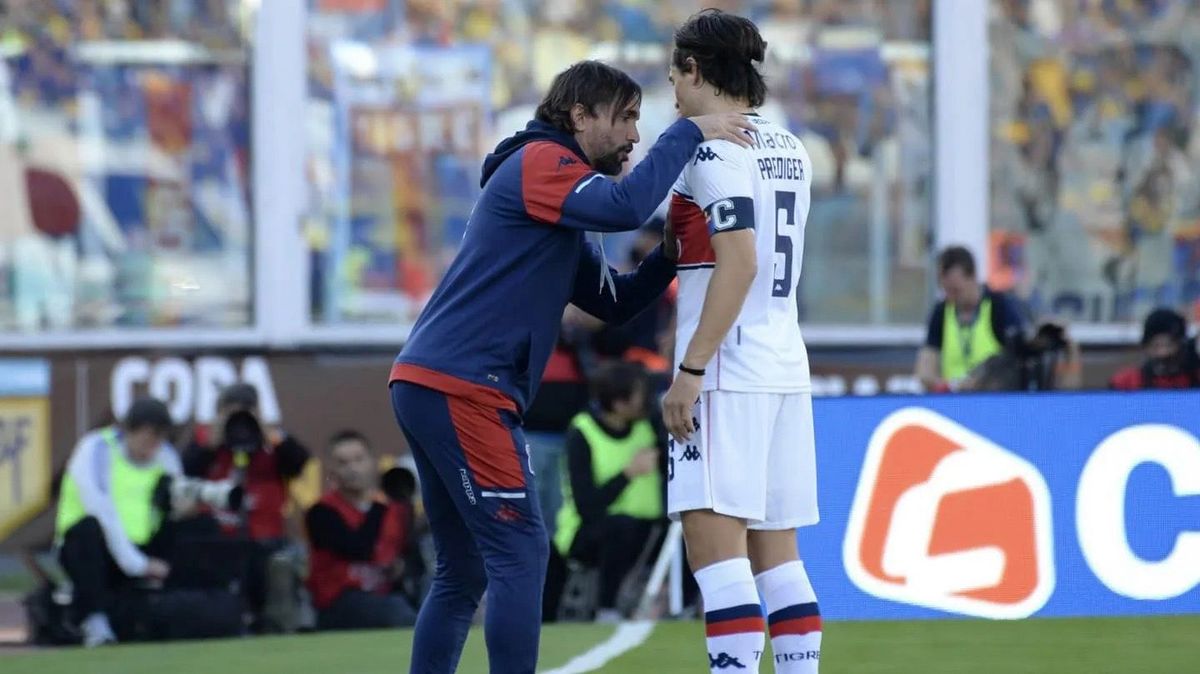 Sebastián Prediger junto al DT Diego Martínez, en su etapa en Tigre. Sebastián Prediger junto al DT Diego Martínez, en su etapa en Tigre.