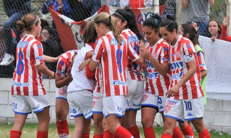 Unión goleó a Colón y se consagró campeón del Torneo Apertura de la Liga Santafesina de Fútbol femenino. Unión goleó a Colón y se consagró campeón del Torneo Apertura de la Liga Santafesina de Fútbol femenino.
