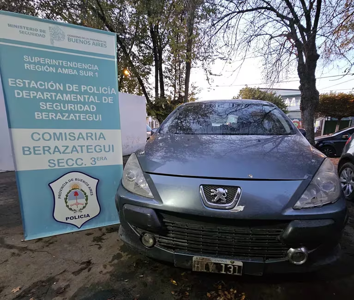 Una policía fue detenida por una presunta entradera a una jubilada. Una policía fue detenida por una presunta entradera a una jubilada.
