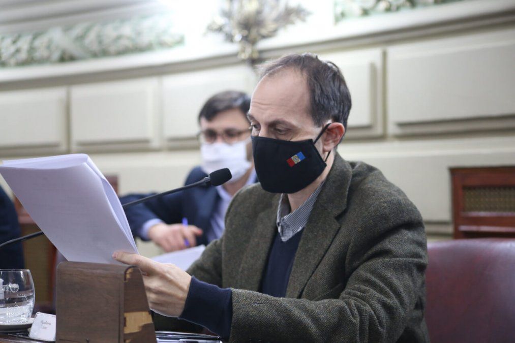 El senador por el departamento Iriondo, Hugo Rasetto, ejemplificó con la planta de reciclado de Asociación de Cooperativas Argentinas (ACA) en Cañada de Gómez, los beneficios de las modificaciones.