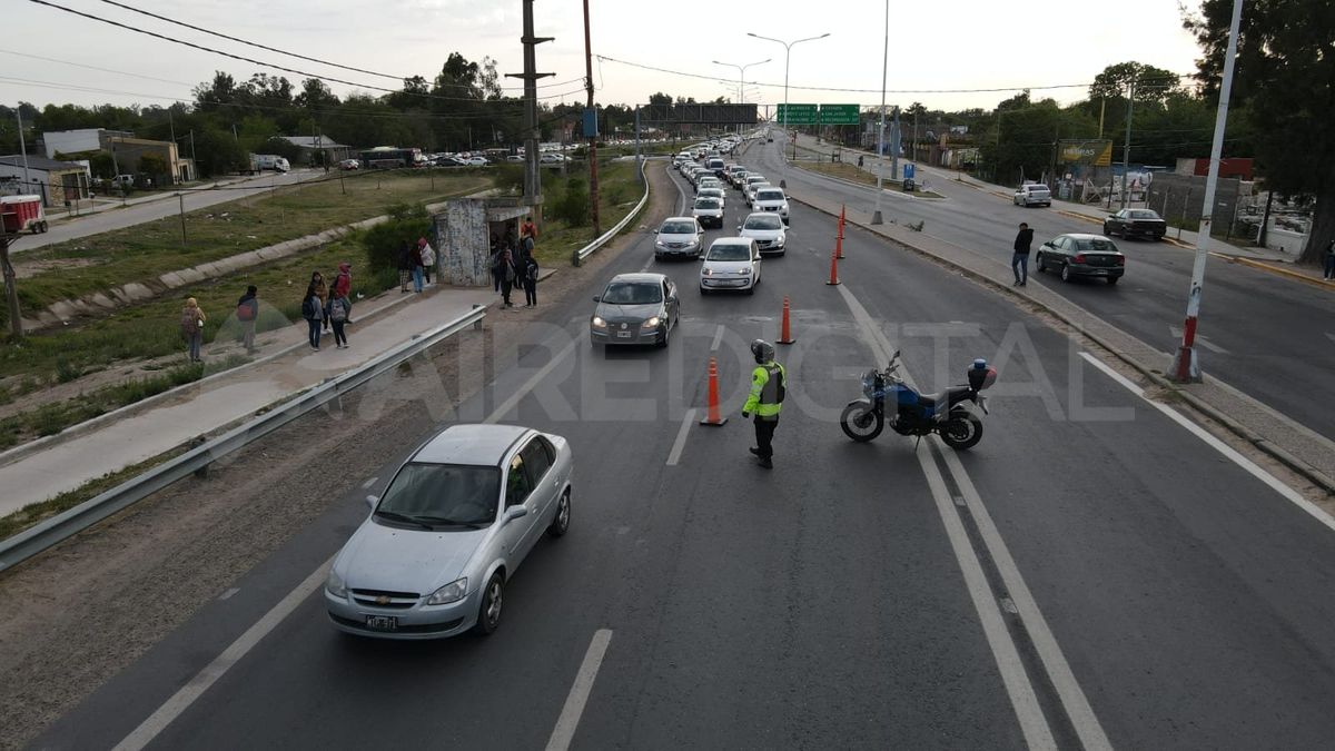 Se instalaron dos postas de control sobre el corredor 168 para dosificar el tránsito.