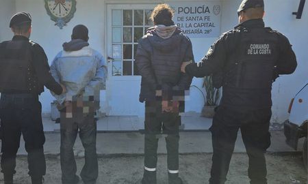Los sospechosos fueron trasladados a la sede de la Comisaría 28. Los sospechosos fueron trasladados a la sede de la Comisaría 28.