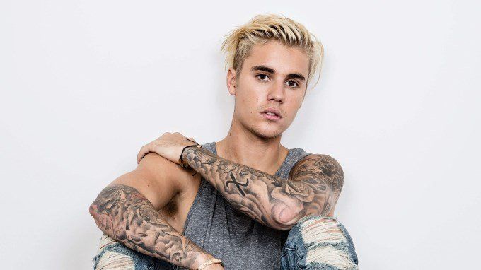Difundieron el extraño tatuaje que se hizo Justin Bieber en su cara
