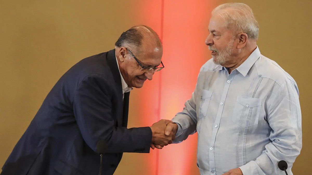 Lula dijo que cree en la "lealtad" de su compa&ntilde;ero de f&oacute;rmula, quien fue su rival en las elecciones de 2006, en el marco de la alianza con ocho partidos con los cuales pretende una mayor&iacute;a legislativa in&eacute;dita y busca vencer en la primera vuelta electoral.