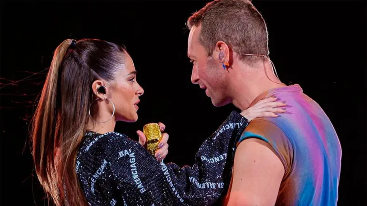 Tini Stoessel y Chris Martin tuvieron un momento intimo al interpretar una de sus canciones.