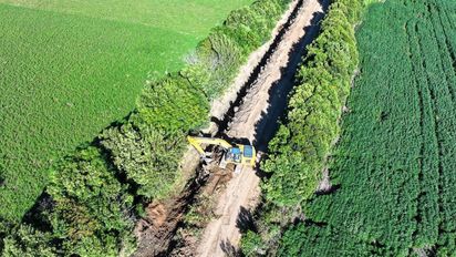 La Provincia de Santa Fe mejora los drenajes hídricos con obras en el Canal Sur de Esperanza