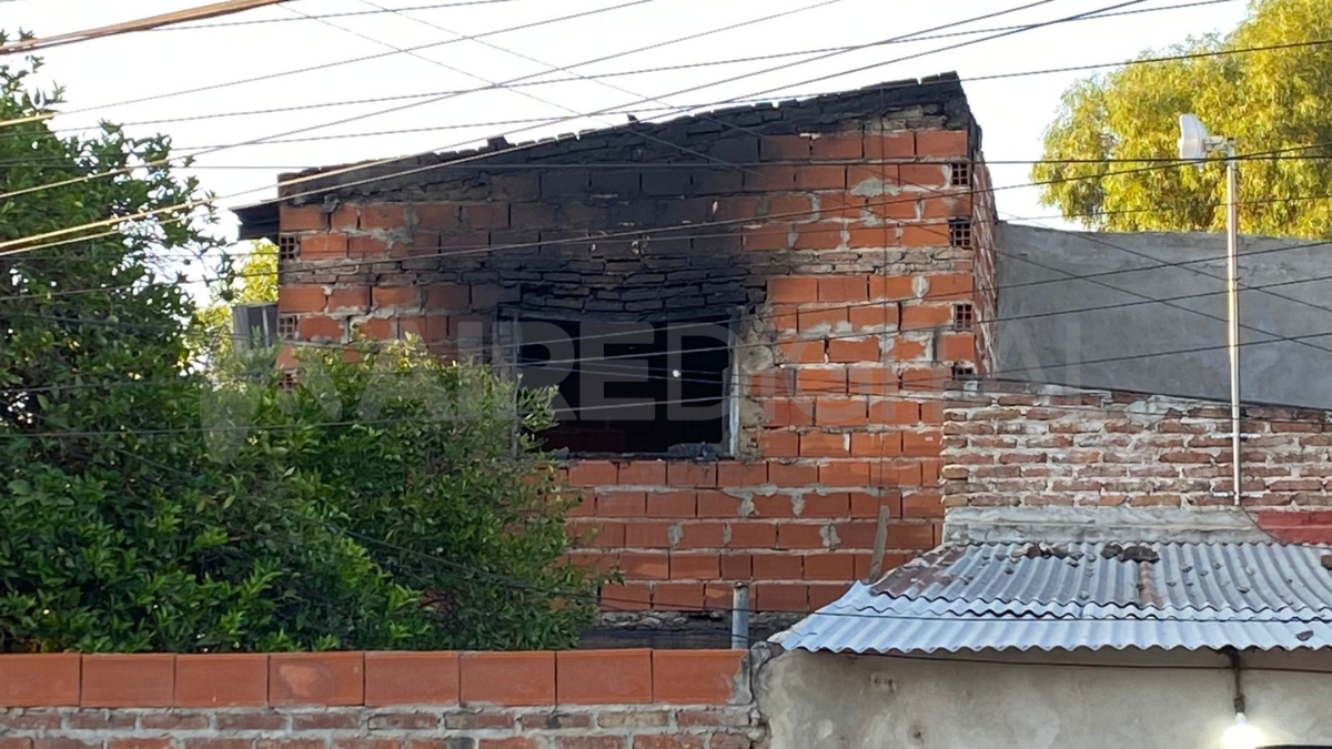 El joven estaba durmiendo la siesta cuando la casa se prendió fuego.
