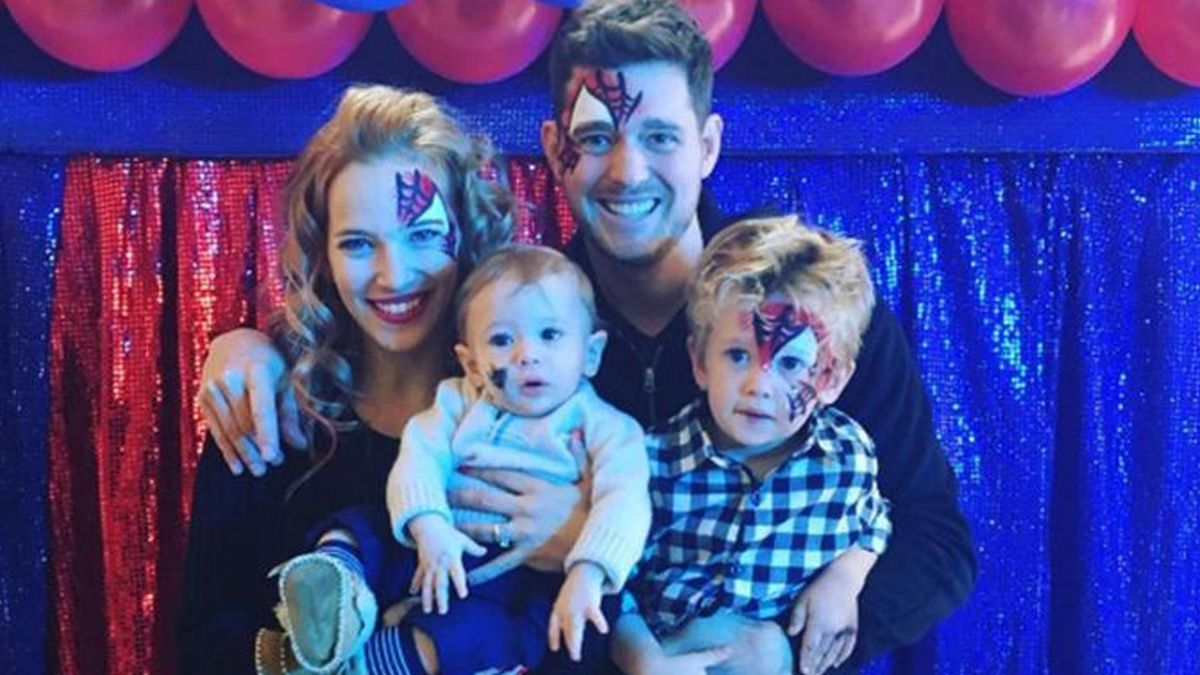 Luisana Lopilato y Michael Buble junto a sus hijos