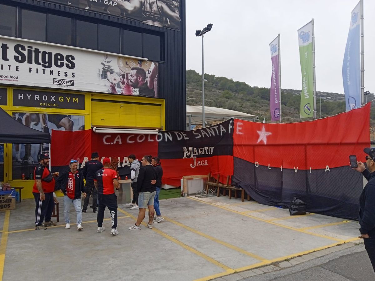 Este domingo, los sabaleros de Barcelona, se juntaron a celebrar comiendo un tradicional asado. Este domingo, los sabaleros de Barcelona, se juntaron a celebrar comiendo un tradicional asado.
