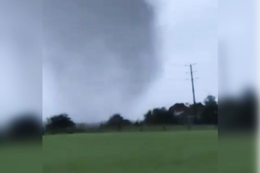 Las imágenes de un tornado tocando tierra en Carolina del Norte