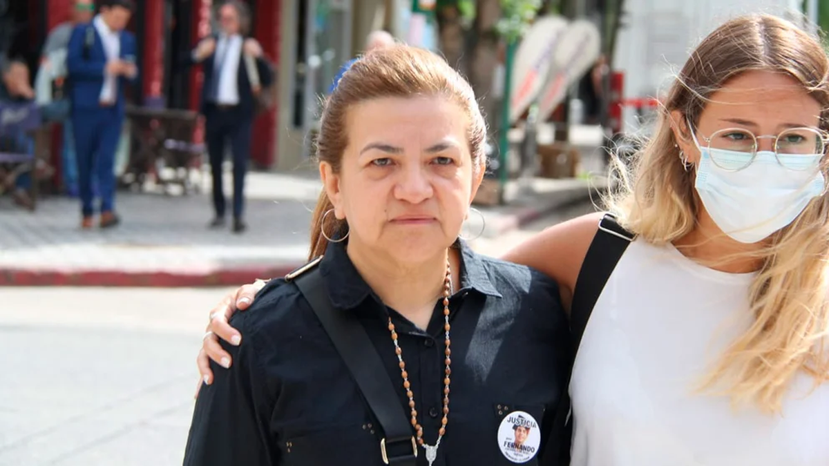 La mamá de Fernando Báez Sosa al llegar a los tribunales de Dolores (Ezequiel Acuña)