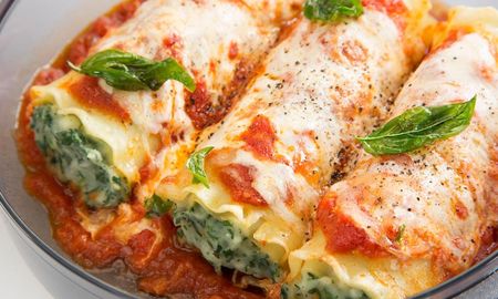 Todos los detalles para hacer los canelones más ricos de la mano de Maru Botana. Todos los detalles para hacer los canelones más ricos de la mano de Maru Botana.