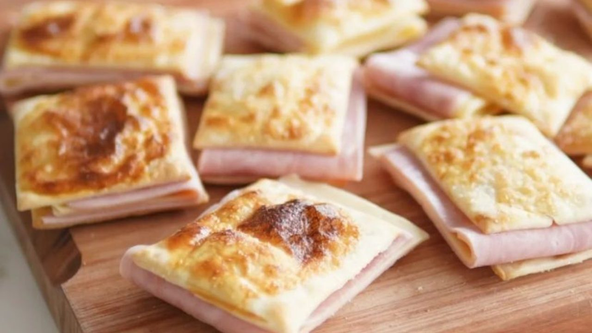 Cómo hacer fosforitos de jamón y queso con tapa de tarta