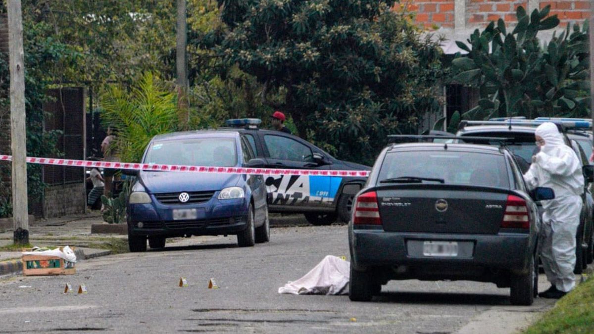 Una violenta balacera ocurrida en el mediodía de este lunes dejó como saldo dos personas muertas en el barrio 7 de Septiembre