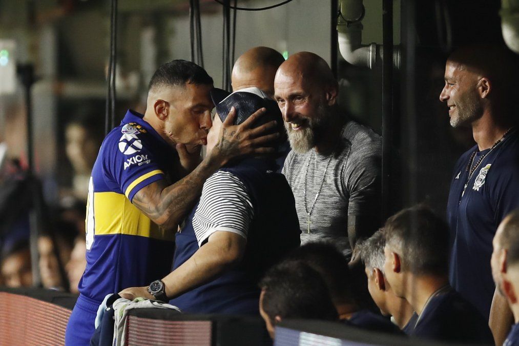 Carlos Tévez recordó la última conversación que tuvo con Diego Maradona y la vez que trató de mentiroso a Julio Grondona por no bancarlo en su cargo de entrenador de la Selección Argentina.