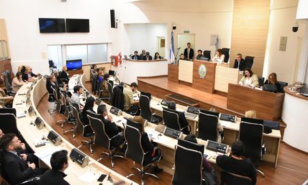 El Concejo de Rosario, en el marco de una audiencia por la autonomía municipal durante la Reforma del 25 en Santa Fe. El Concejo de Rosario, en el marco de una audiencia por la autonomía municipal durante la Reforma del 25 en Santa Fe.