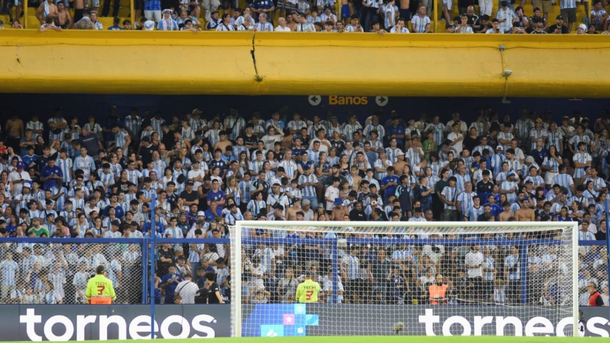 Argentina goleó a Zambia en su último amistoso como local previo al Mundial. Argentina goleó a Zambia en su último amistoso como local previo al Mundial.