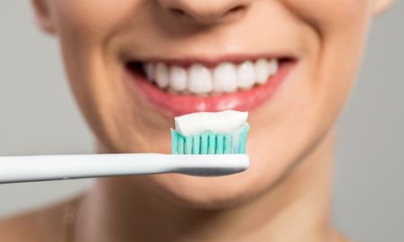 El cuidado de los dientes es fundamental para tener una sonrisa perfecta. El cuidado de los dientes es fundamental para tener una sonrisa perfecta.