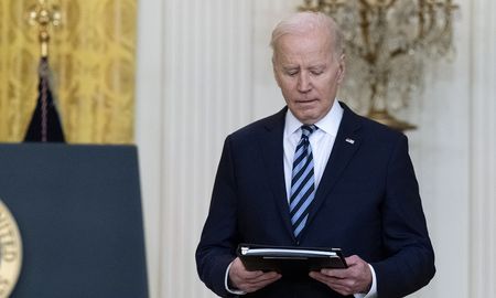 Biden dispuso una multimillonaria asistencia financiera a Ucrania. Biden dispuso una multimillonaria asistencia financiera a Ucrania.