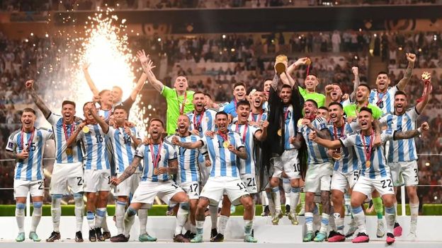 Cuáles son las selecciones con más partidos y presencias en la historia de los mundiales de fútbol