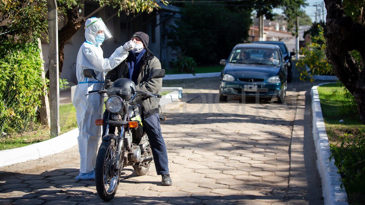 En las últimas 24 horas fueron realizados 103.875 testeos, con un 25,92% de positividad.