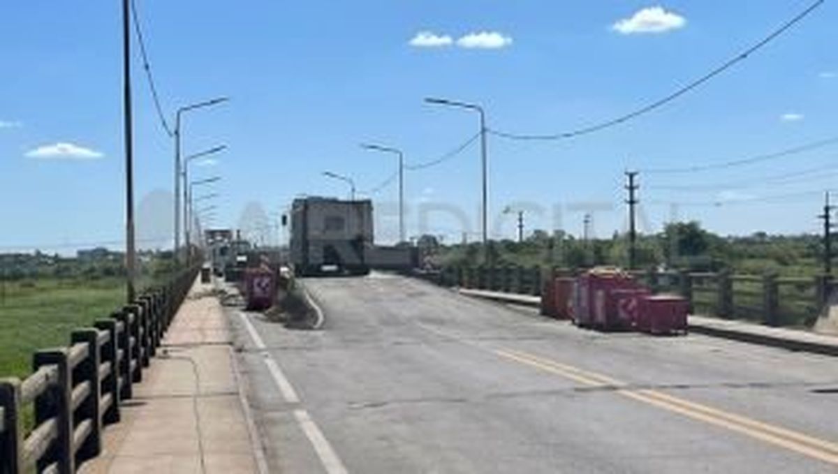 Este viernes se inició el desmontaje del puente Bailey. Este viernes se inició el desmontaje del puente Bailey.