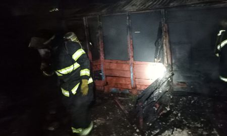 El fuego consumió por completo una casa ubicada en calle Catamarca al 1800 en la localidad de Vera. El fuego consumió por completo una casa ubicada en calle Catamarca al 1800 en la localidad de Vera.