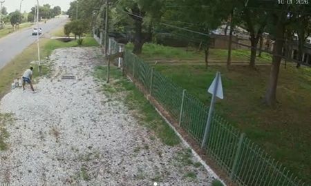 Robo en la casa de Mario Pereyra: el ladrón quedó filmado. Robo en la casa de Mario Pereyra: el ladrón quedó filmado.