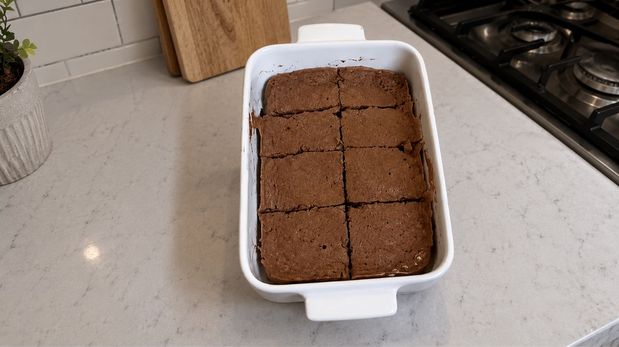 Esta receta de bizcochuelo con banana y cacao se hace en microondas y sin harina.