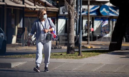 La Provincia anunció las medidas de convivencia con la pandemia que regirán en Santa Fe hasta el próximo 25 de junio inclusive. La Provincia anunció las medidas de convivencia con la pandemia que regirán en Santa Fe hasta el próximo 25 de junio inclusive.