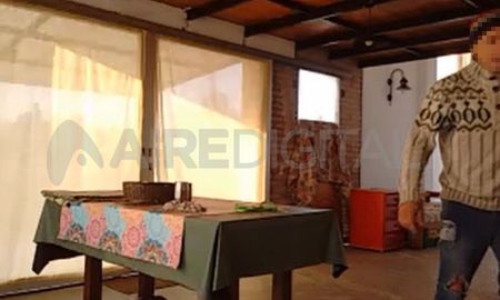 El ladrón quedó registrado por las cámaras de seguridad cuando ingresó a robar. El ladrón quedó registrado por las cámaras de seguridad cuando ingresó a robar.