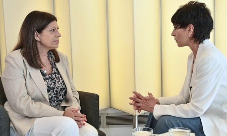 Este sábado, la candidata a senadora nacional por la provincia de Santa Fe del Frente Amplio Progresista le concedió una entrevista a la periodista Mónica Gutiérrez. Este sábado, la candidata a senadora nacional por la provincia de Santa Fe del Frente Amplio Progresista le concedió una entrevista a la periodista Mónica Gutiérrez.
