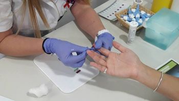 Desde el Ministerio de Salud, adelantaron que en los próximos días, se empezarán a hacer masivamente test rápidos de sífilis, HIV y hepatitis en la ciudad de Santa Fe. 