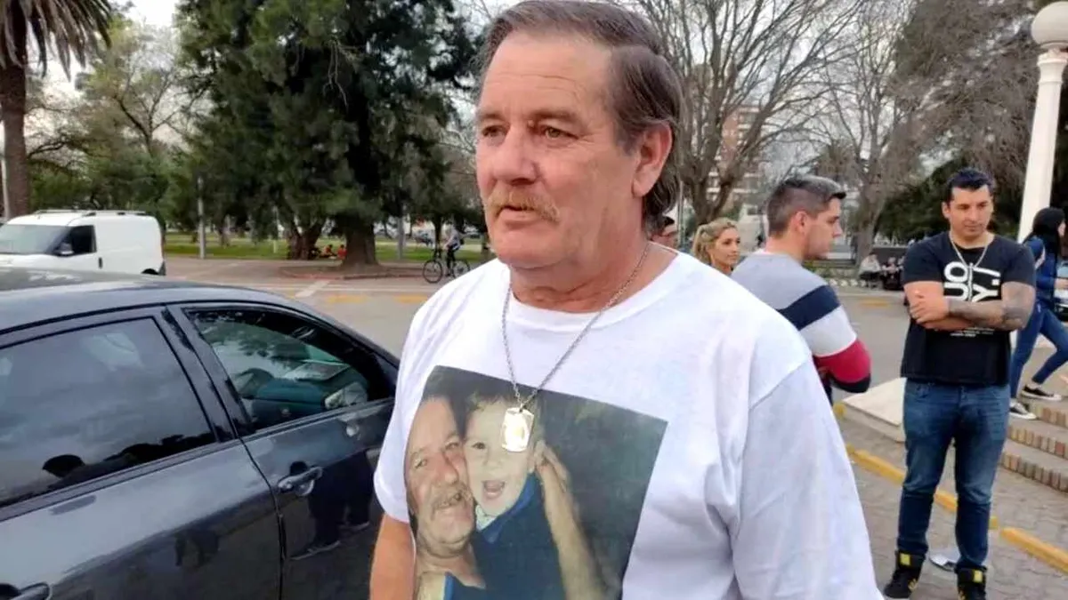 El abuelo de Lucio Dupuy expresó su malestar.