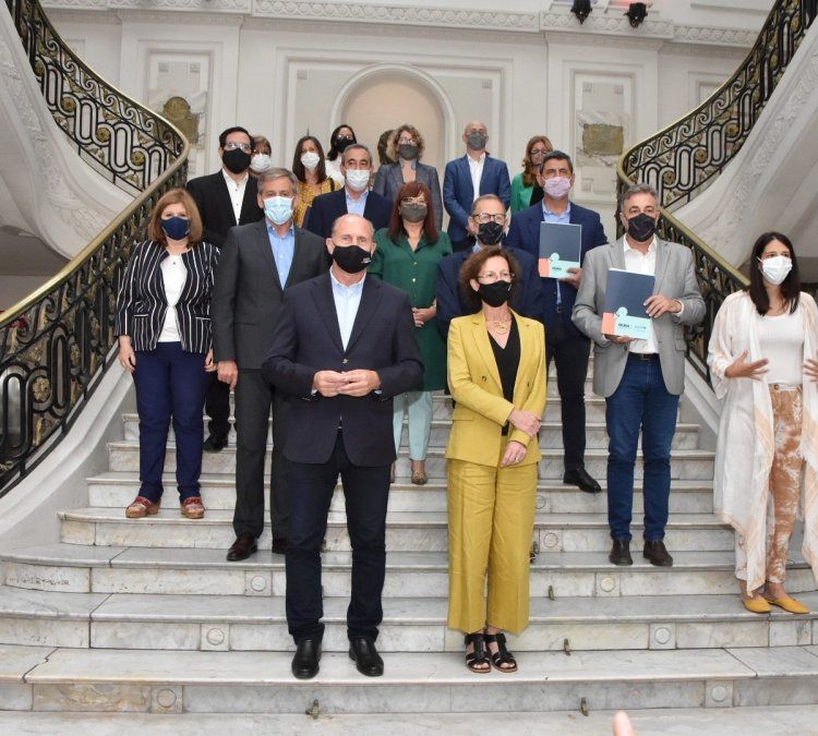 En el acto realizando en Casa de Gobierno, encabezado por Omar Perotti, estuvo la representante de Unicef en Argentina Luisa Brumana.