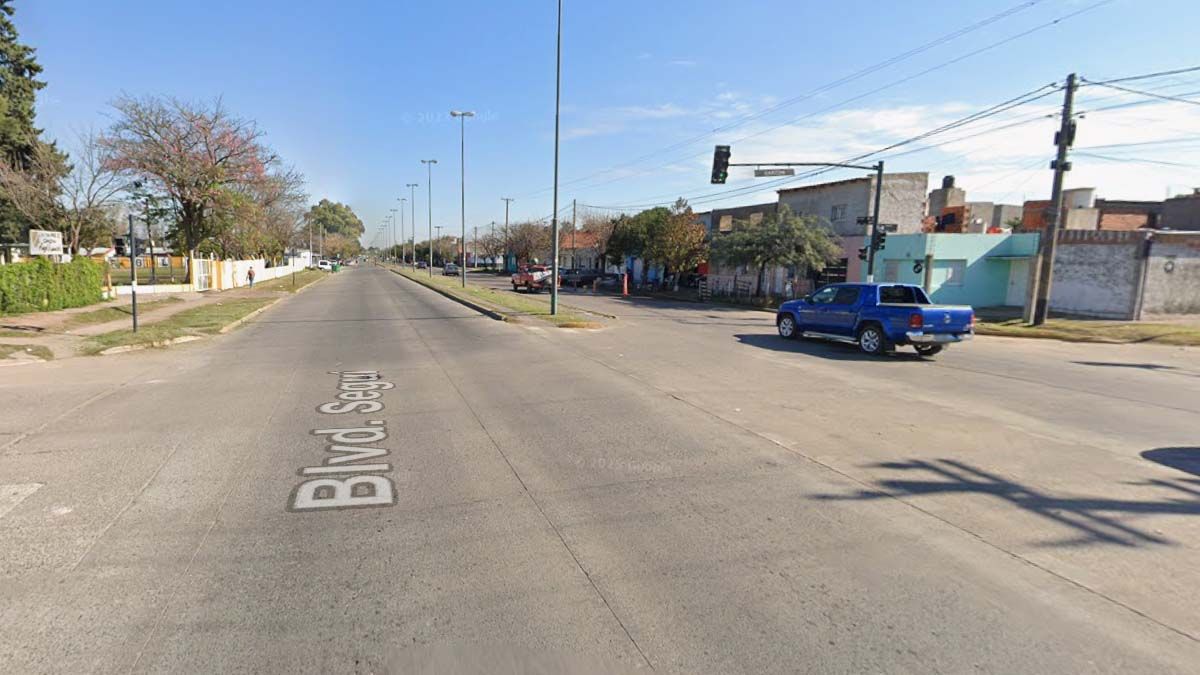 La intersección donde sucedió el ataque a un complejo deportivo con bombas molotov en Rosario.