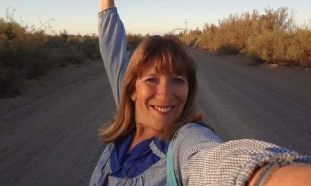 Es jubilada, no le alcanza el sueldo y se levanta a las 4 de la mañana para hacer café y venderlo en la ruta Es jubilada, no le alcanza el sueldo y se levanta a las 4 de la mañana para hacer café y venderlo en la ruta