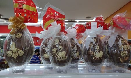 En Santa Fe, los huevos de pascuas han sufrido un incremento del 20 al 25% menor que el de Buenos Aires, que fue del 80%. En Santa Fe, los huevos de pascuas han sufrido un incremento del 20 al 25% menor que el de Buenos Aires, que fue del 80%.