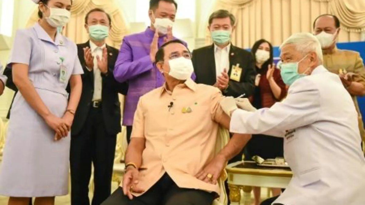 Tailandia suspendió la semana pasada la vacunación con la dosis anglosueca debido a las dudas de posibles efectos secundarios.&nbsp;