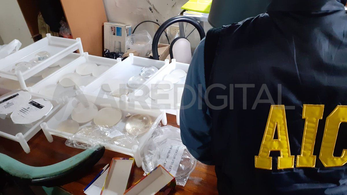 En el establecimiento había implantes mamarios.